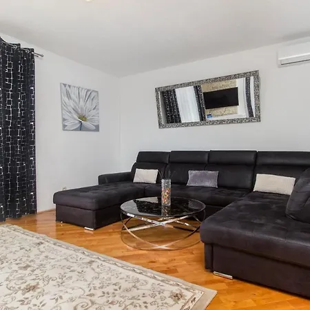 Sea Holiday home Vodice